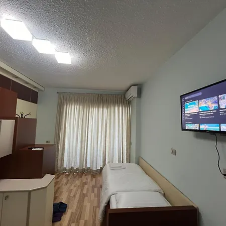 Rolling Apartment Tirana - Near Blloku Exterior photo